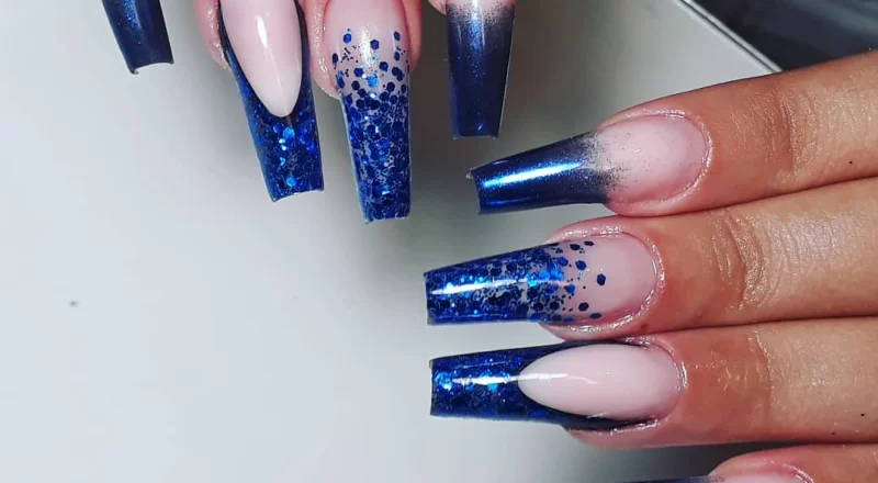 Unhas de fibra decorada